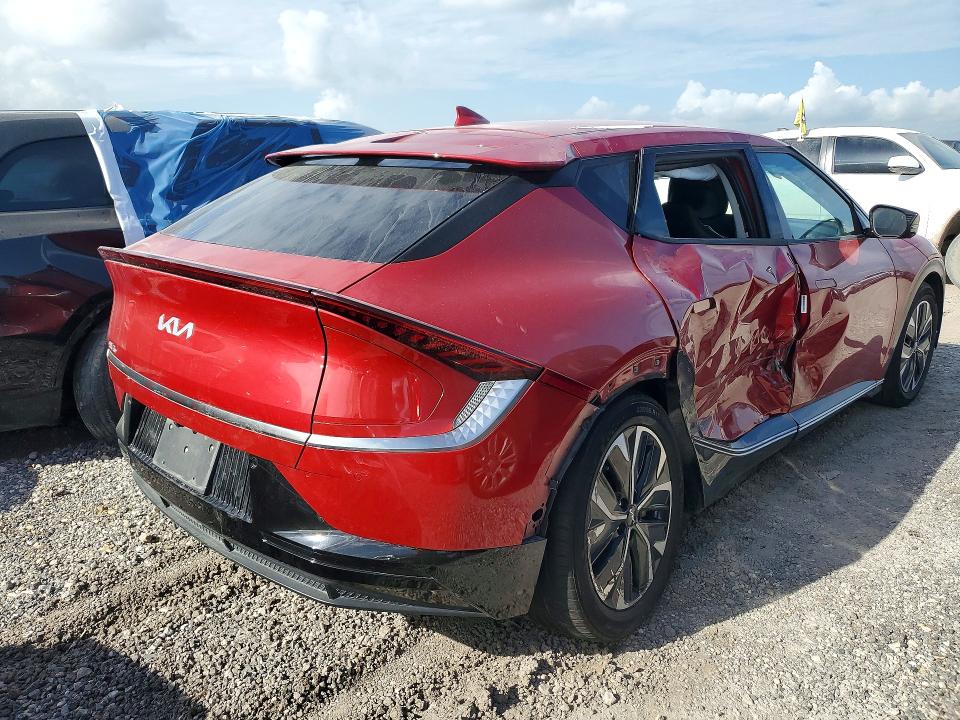 2023 Kia Ev6 VIN KNDC34LA4P5612053 COPART salvage auction — SIDE, TX - CERTIFICATE OF TITLE, sold $5,300 on 2026-07-08 (photo 3)