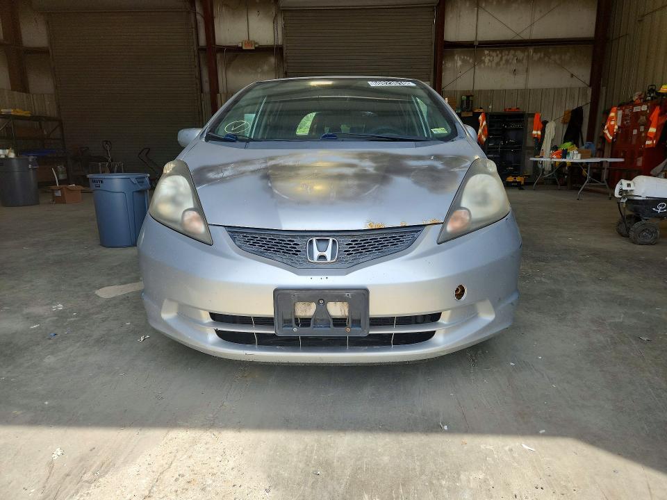2012 Honda Fit VIN JHMGE8H32CS005575 COPART salvage auction — MINOR DENT/SCRATCHES, VA - CERTIFICATE OF TITLE, sold $225 on 2026-07-28 (photo 5)