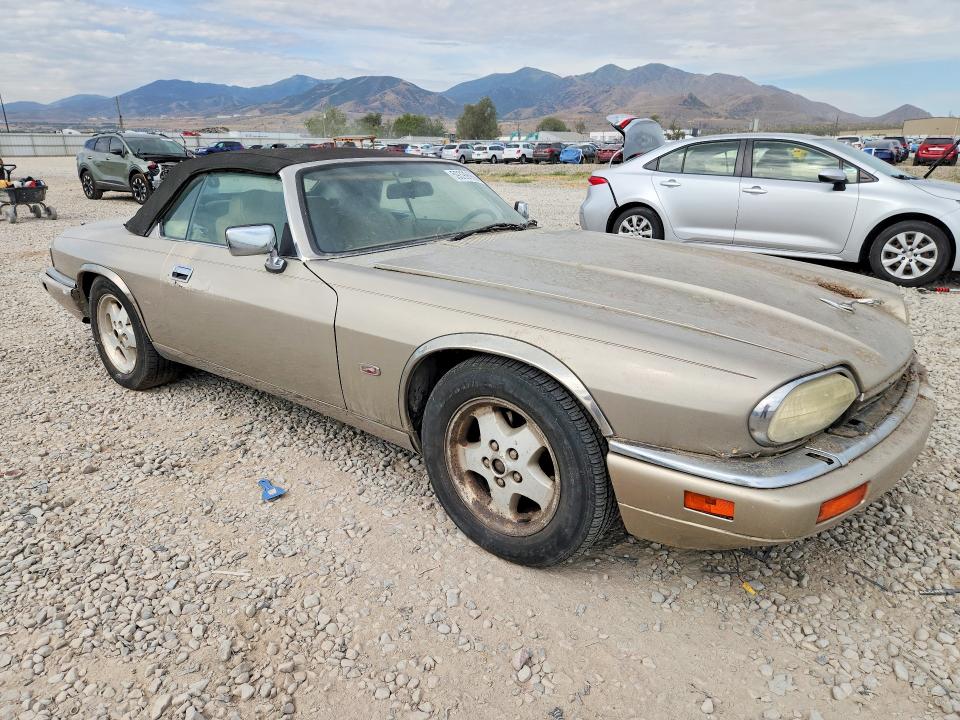 1995 Jaguar Xj series VIN SAJNX274XSC198255 COPART salvage auction — MINOR DENT/SCRATCHES, UT - CERTIFICATE OF TITLE, sold $175 on 2026-07-31 (photo 5)
