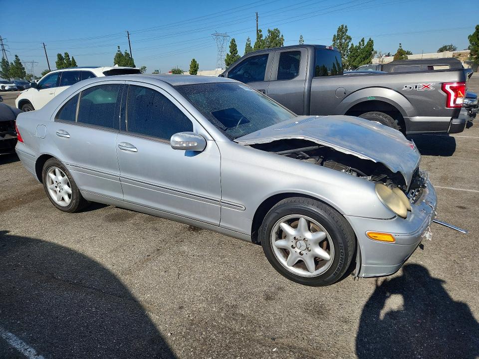 2004 Mercedes-benz C class VIN WDBRF61J24E015798 COPART salvage auction — FRONT END, CA - SALVAGE CERTIFICATE, sold $150 on 2026-07-28 (photo 4)
