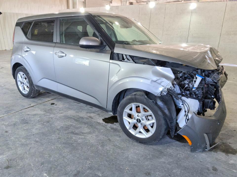 2015 Kia Soul VIN KNDJN2A2XF7771311 COPART salvage auction — FRONT END, VA - CERTIFICATE OF TITLE, sold $1,100 on 2026-07-16 (photo 4)