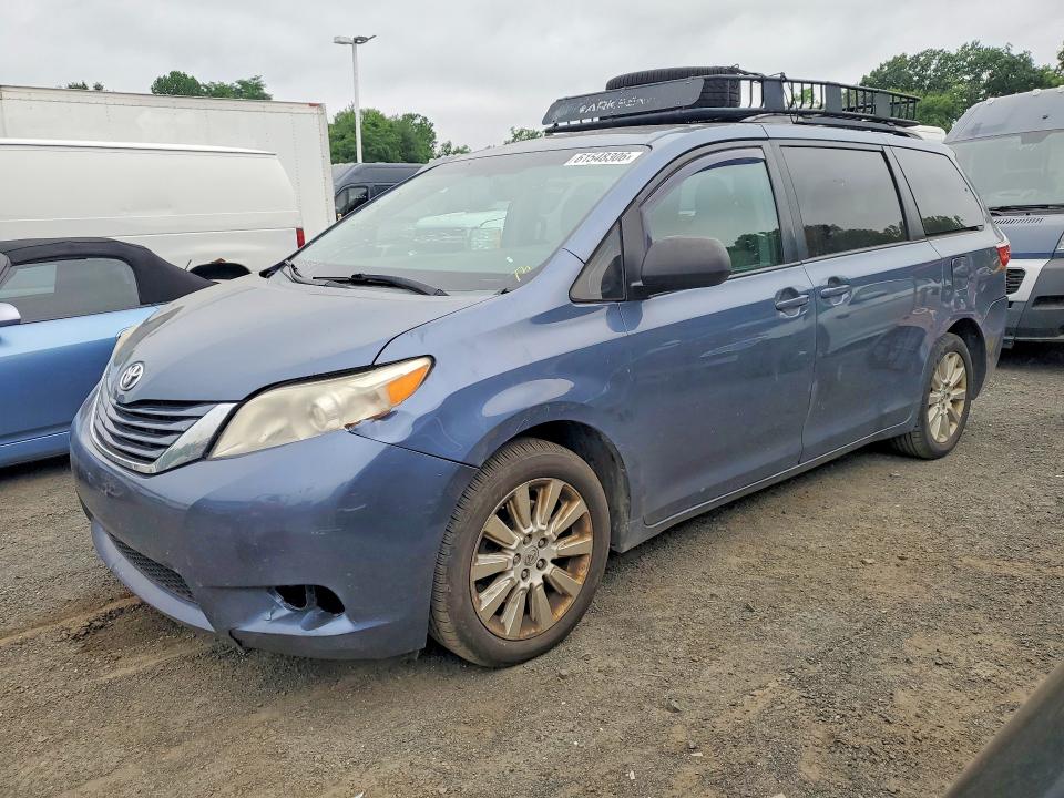2015 Toyota Sienna VIN 5TDJK3DC7FS101028 COPART salvage auction — MINOR DENT/SCRATCHES, MA - CERTIFICATE OF TITLE (P), sold $2,950 on 2026-07-30 (photo 1)