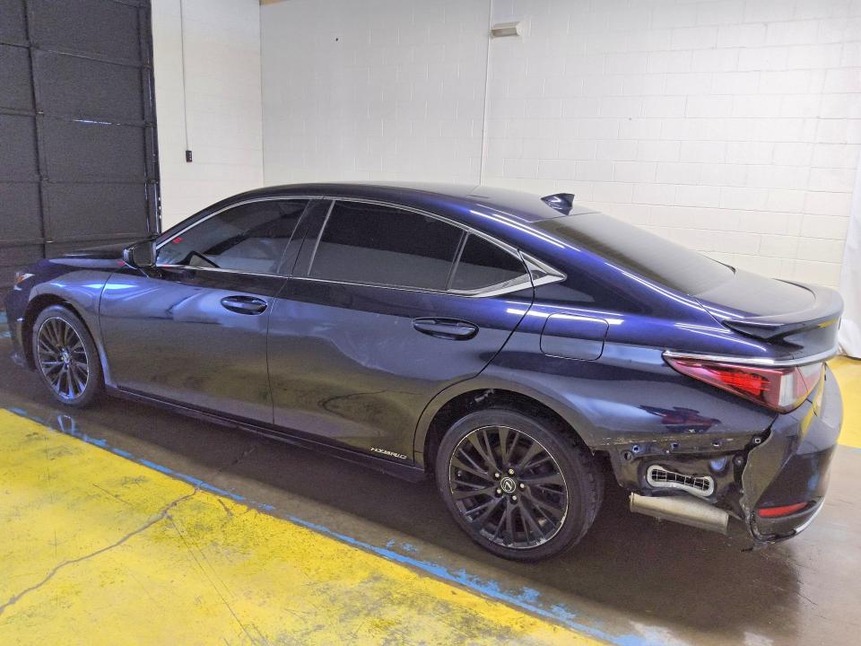 2021 Lexus Es 300h VIN 58ADA1C19MU005418 COPART salvage auction — REAR END, In - Certificate Of Title, sold $2,000 on 2026-10-01 (photo 2)