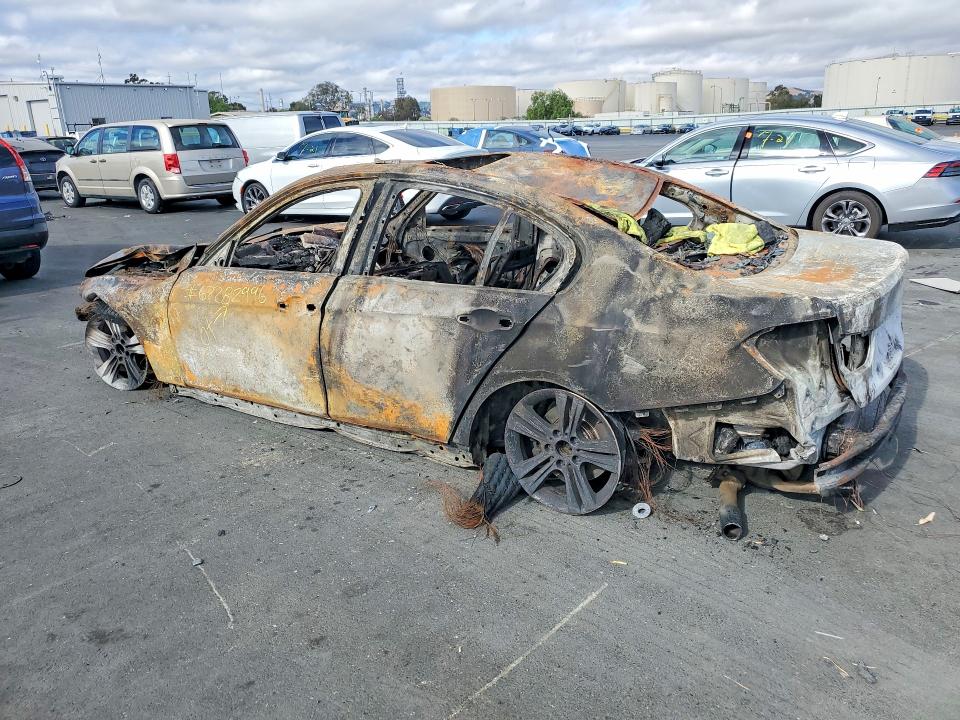 2017 BMW 3 series VIN WBA8B9C55HK676403 COPART salvage auction — BURN, CA - NON-REPAIRABLE VEHICLE CERT, sold $50 on 2026-08-17 (photo 2)