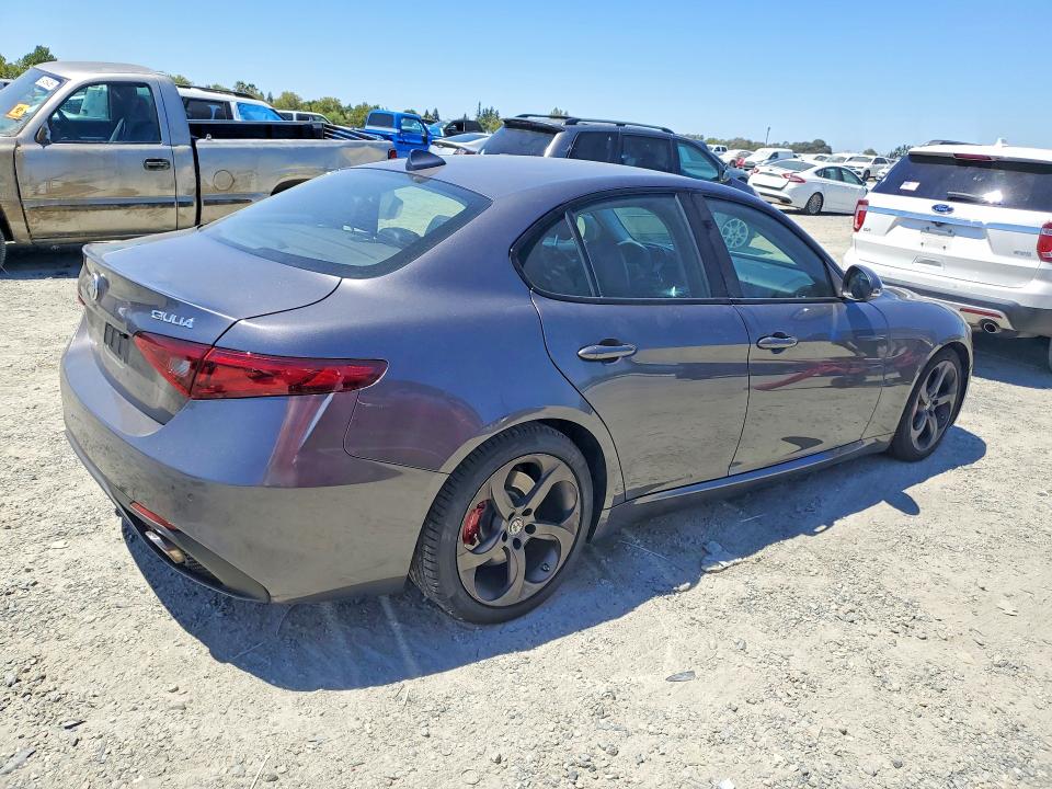 2018 Alfa romeo Giulia VIN ZARFAEBN7J7565003 COPART salvage auction — UNDERCARRIAGE, CA - SALVAGE CERTIFICATE, sold $3,850 on 2026-09-15 (photo 3)