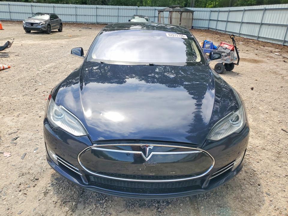 2013 Tesla Model s VIN 5YJSA1DP2DFP24802 COPART salvage auction — MINOR DENT/SCRATCHES, Nc - Dealer Only Clean Title, sold $1,050 on 2026-07-31 (photo 5)