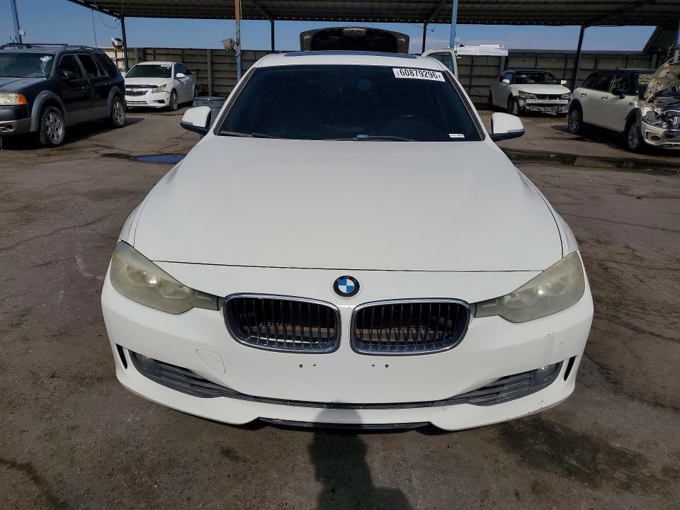 2014 BMW VIN WBA3A5C57EP601996 COPART salvage auction — MINOR DENT/SCRATCHES, Nm - Certificate Of Title, sold $425 on 2026-08-14 (photo 5)