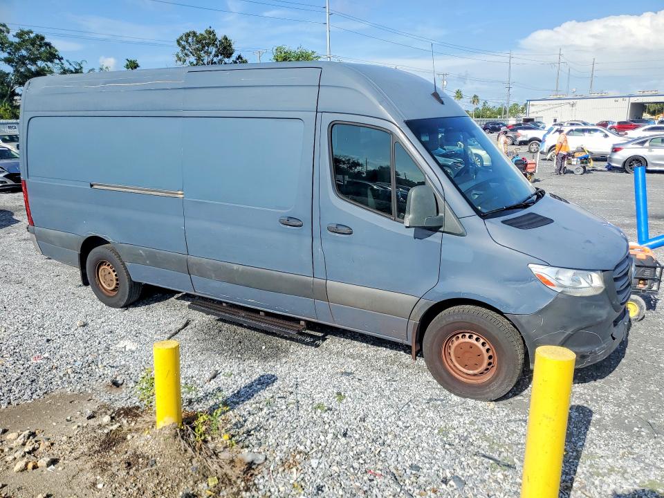 2019 Mercedes-benz Sprinter VIN WD4PF1CD4KP147682 COPART salvage auction — MECHANICAL, FL - CERTIFICATE OF TITLE (P), sold $3,100 on 2026-07-27 (photo 4)