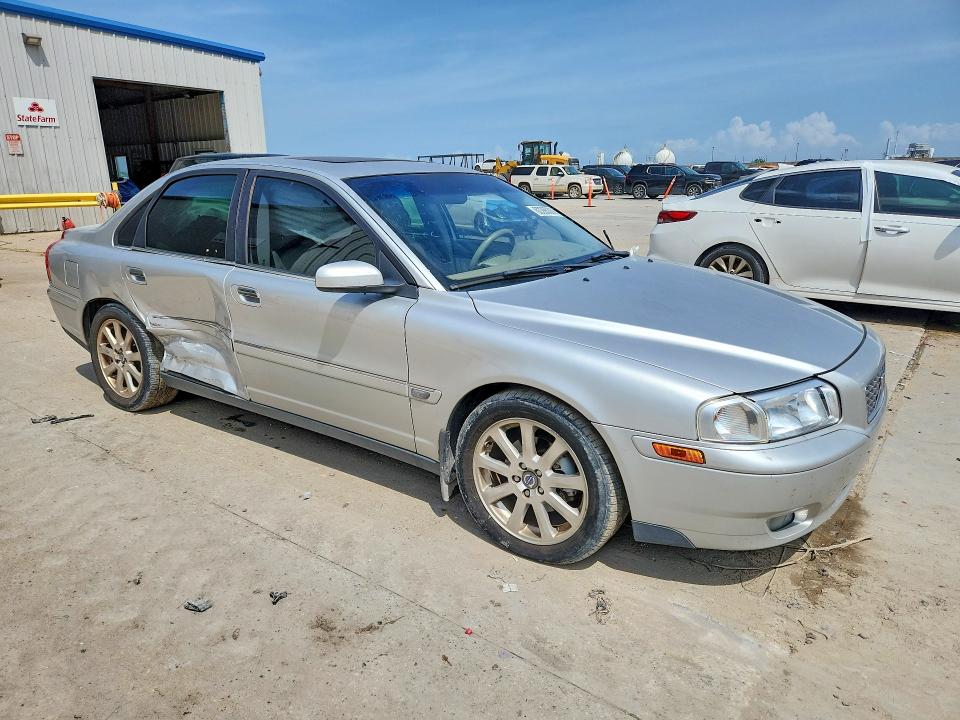 2005 Volvo S80 VIN YV1TS592851413501 COPART salvage auction — SIDE, LA - CERT OF TITLE-SALVAGE, sold $450 on 2026-08-12 (photo 4)