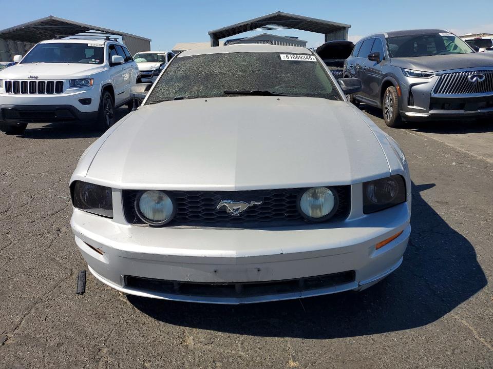 2005 Ford Mustang VIN 1ZVFT82H255188871 COPART salvage auction — FRONT END, Ca - Dis/Dlr/Exp Only Clean Title, sold $1,200 on 2026-07-30 (photo 5)