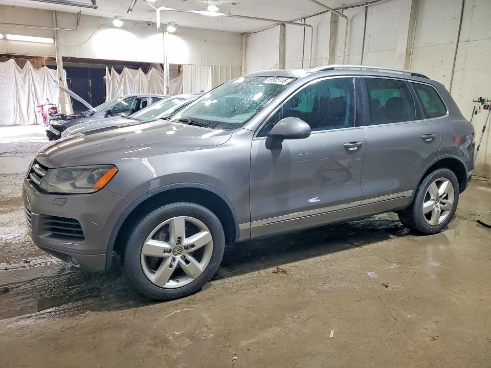 2013 Volkswagen Touareg VIN WVGEP9BP9DD003652 COPART salvage auction — SIDE, Tn - Salvage Certificate, sold $1,400 on 2026-07-30 (photo 1)