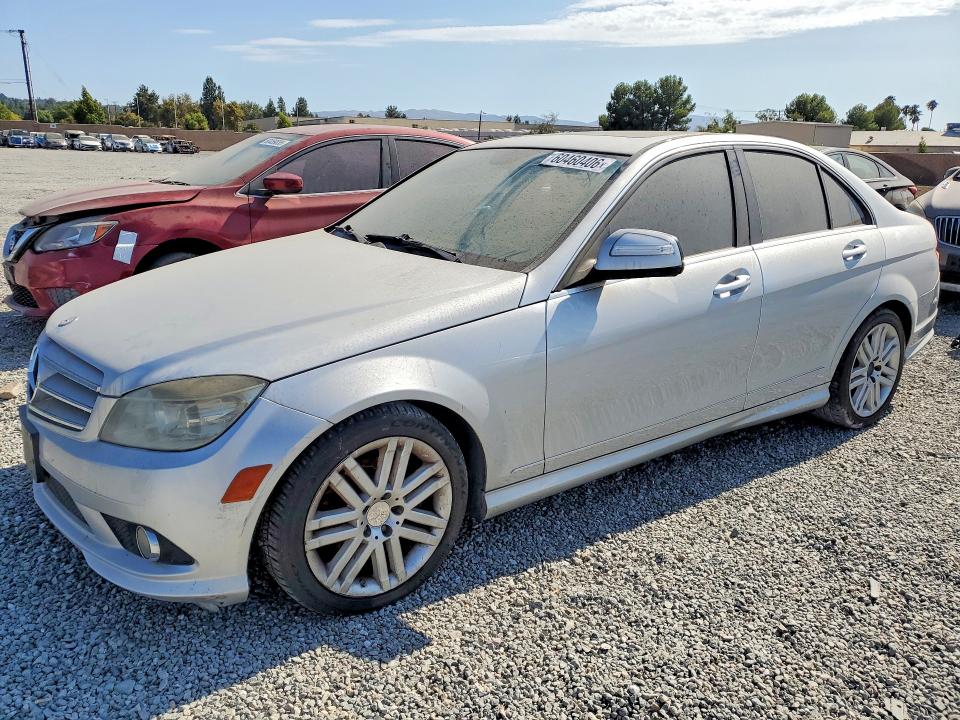 2009 Mercedes-benz C class VIN WDDGF54XX9R074526 COPART salvage auction — MINOR DENT/SCRATCHES, CA - DIS/DLR/EXP ONLY LIEN PAPERS, sold $400 on 2026-08-05 (photo 1)