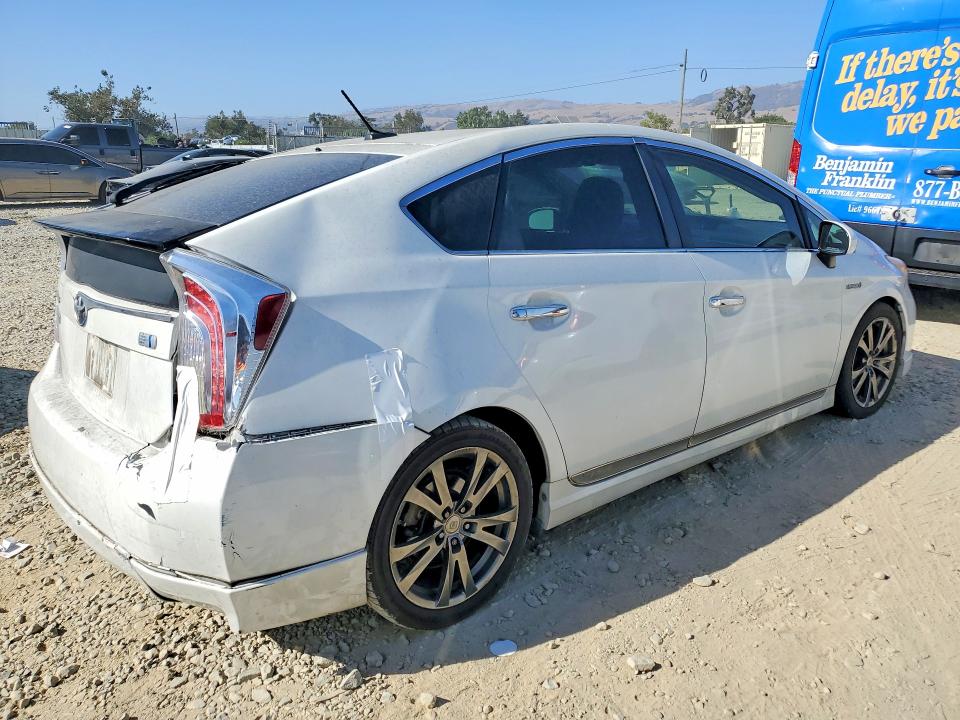 2015 Toyota Prius VIN JTDKN3DU8F0408179 COPART salvage auction — REAR END, Ca - Salvage Certificate, sold $1,100 on 2026-07-28 (photo 3)