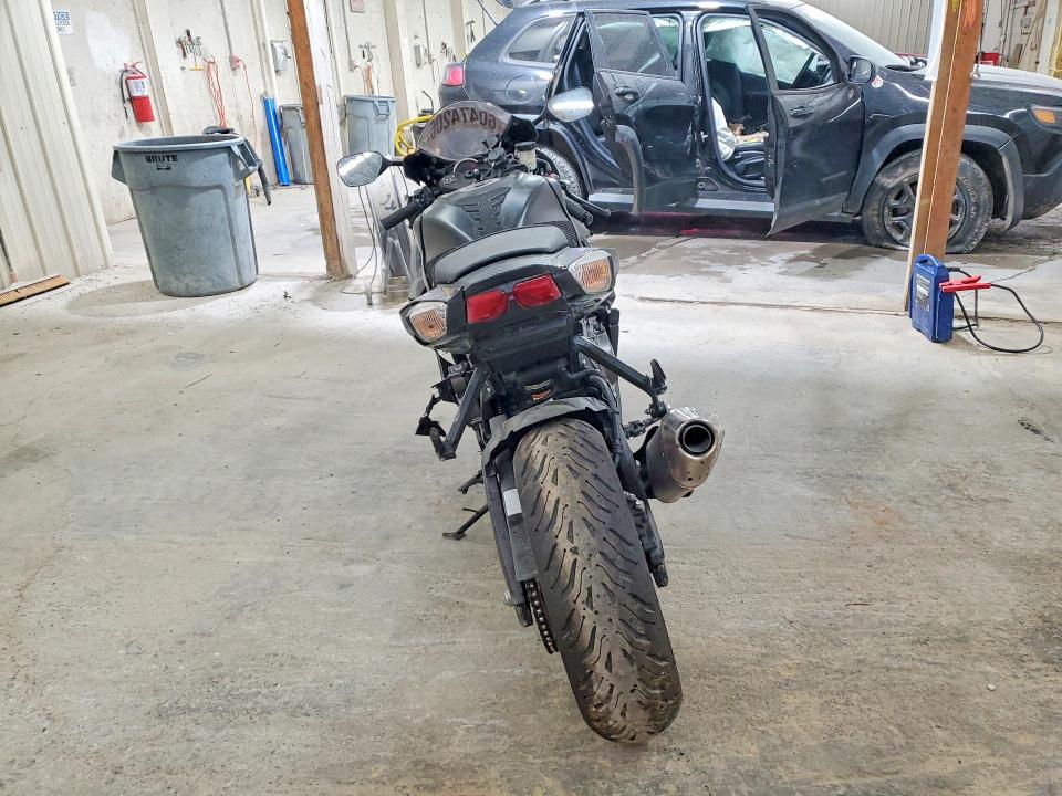 2026 Suzuki Gsx-r VIN JS1GR7MA1T7100551 COPART salvage auction — SIDE, Salvage Title, sold $1,350 on 2026-07-30 (photo 4)