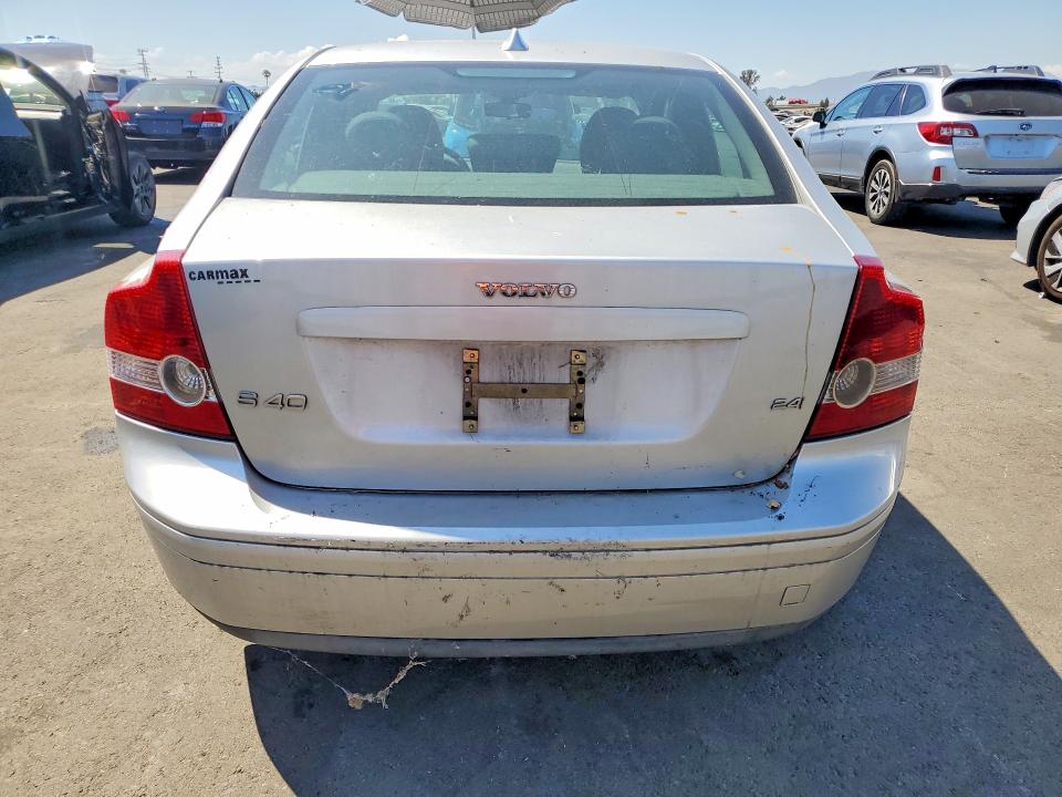 2006 Volvo S40 VIN YV1MS390062202358 COPART salvage auction — MINOR DENT/SCRATCHES, CA - DIS/DLR/EXP ONLY CLEAN TITLE (P), sold $3,100 on 2026-08-12 (photo 6)