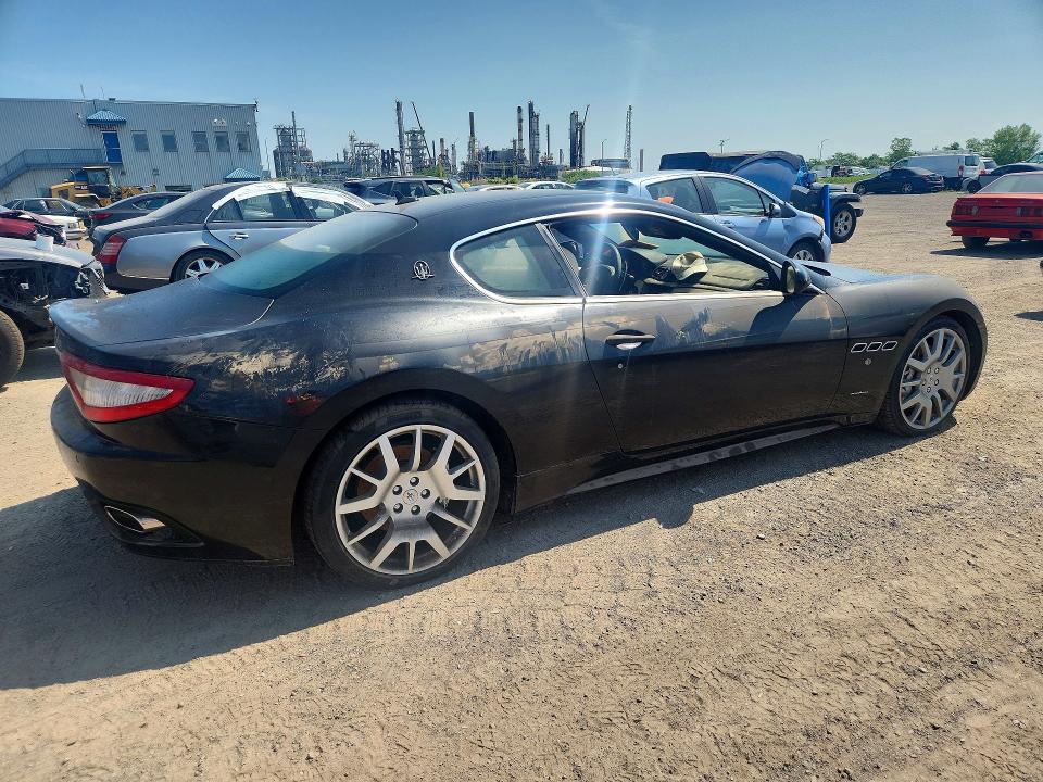 2010 Maserati Granturismo VIN ZAM45KLAXA0053272 COPART salvage auction — WATER/FLOOD, Qc - Irrecuperable, sold $1,700 on 2026-07-28 (photo 3)