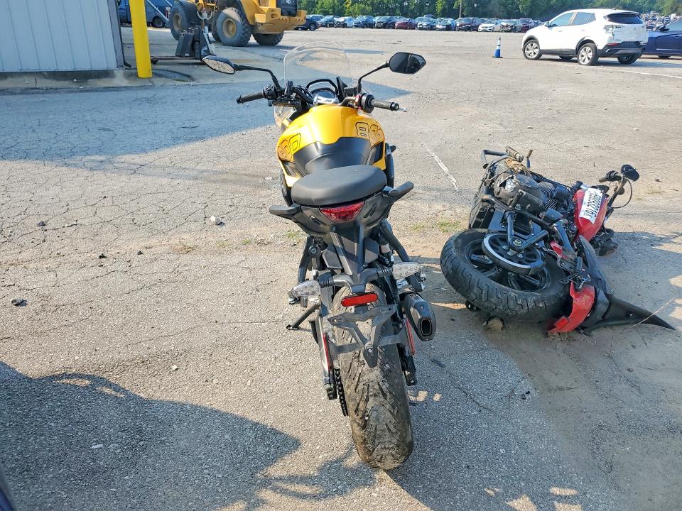 2025 Triumph motorcycle Tiger VIN SMTL25P14STCE7767 COPART salvage auction — SIDE, KY - CERT OF TITLE-SALVAGE (P), sold $3,400 on 2026-09-03 (photo 4)