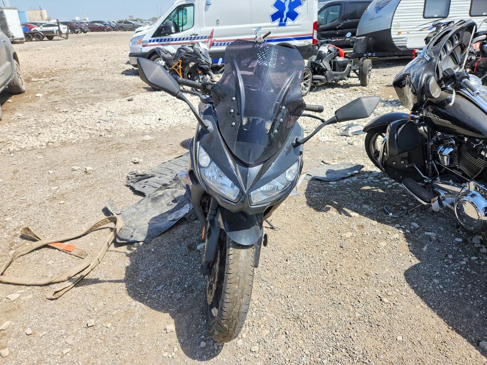 2015 Kawasaki Zx1000 VIN JKAZXCM19FA005315 COPART salvage auction — MINOR DENT/SCRATCHES, Va - Certificate Of Title, sold $6,200 on 2026-07-29 (photo 2)
