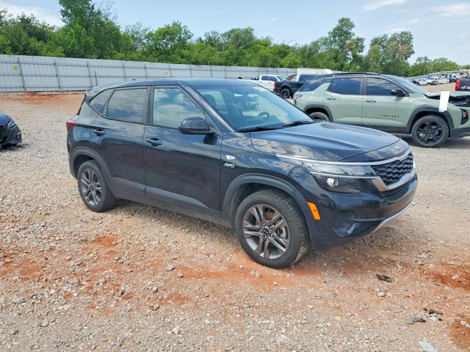 2021 Kia Seltos VIN KNDEPCAA5M7058922 COPART salvage auction — MINOR DENT/SCRATCHES, Ok - Dealer Only Clean Title, sold $5,000 on 2026-07-21 (photo 4)