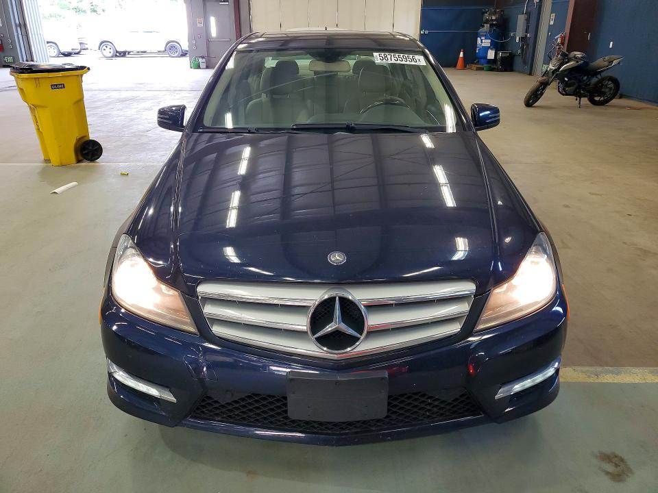 2012 Mercedes-benz C-klasse VIN WDDGF8BB8CA640259 COPART salvage auction — REAR END, CT - CERT OF TITLE-SALVAGE, sold $1,000 on 2026-08-13 (photo 5)