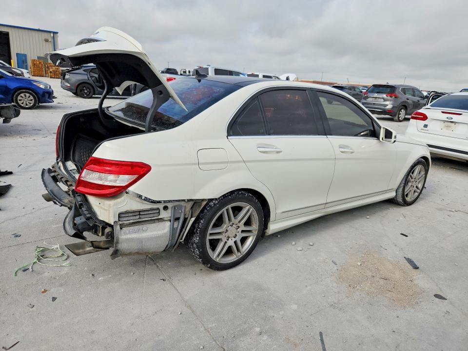 2010 Mercedes-benz C-klasse VIN WDDGF5GB7AR117207 COPART salvage auction — REAR END, Tx - Salvage Vehicle Title, sold $800 on 2026-07-31 (photo 3)