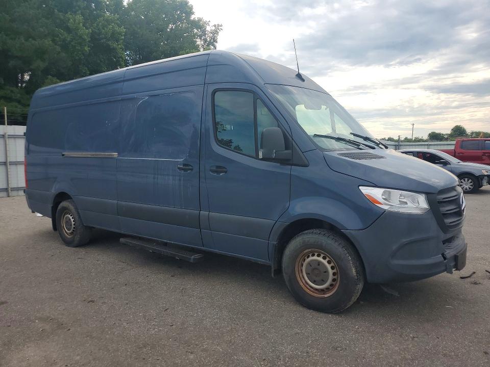 2019 Mercedes-benz VIN WD4PF1CD4KP148427 COPART salvage auction — FRONT END, Fl - Dealer Only Clean Title, sold $8,500 on 2026-07-30 (photo 4)