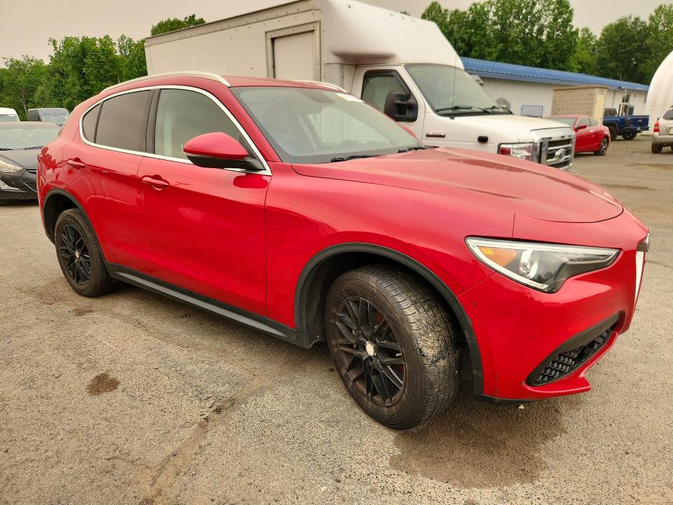 2018 Alfa romeo Stelvio VIN ZASFAKANXJ7B76745 COPART salvage auction — MINOR DENT/SCRATCHES, WV - CERTIFICATE OF TITLE (P), sold $5,900 on 2026-07-30 (photo 4)