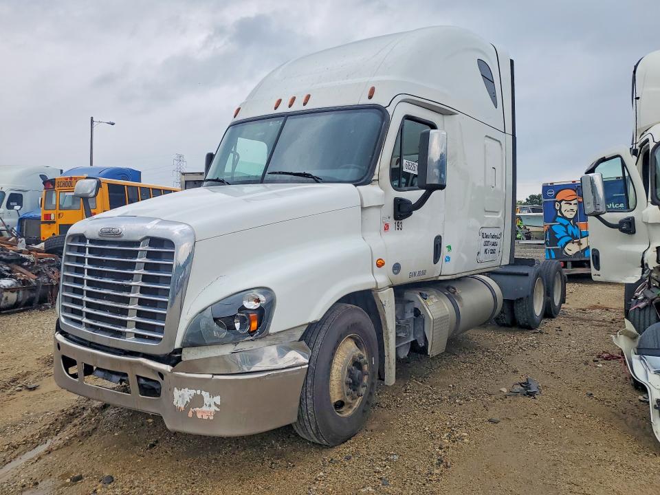 2020 Freightliner Cascadia 125 VIN 3AKJGLDR2LDLU5593 — COPART salvage auction photo