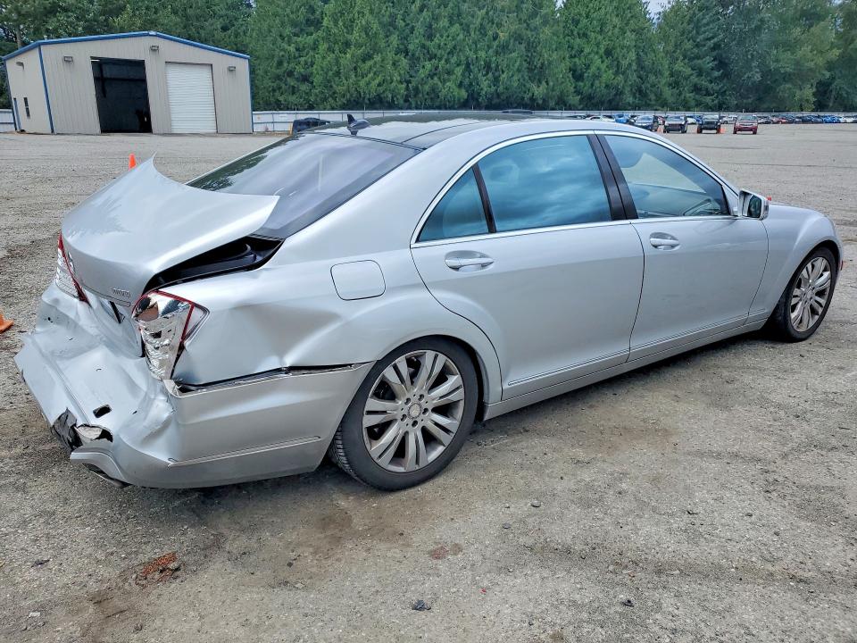 2010 Mercedes-benz S class VIN WDDNG9FB7AA300554 COPART salvage auction — REAR END, WA - BILL OF SALE, sold $550 on 2026-08-17 (photo 3)