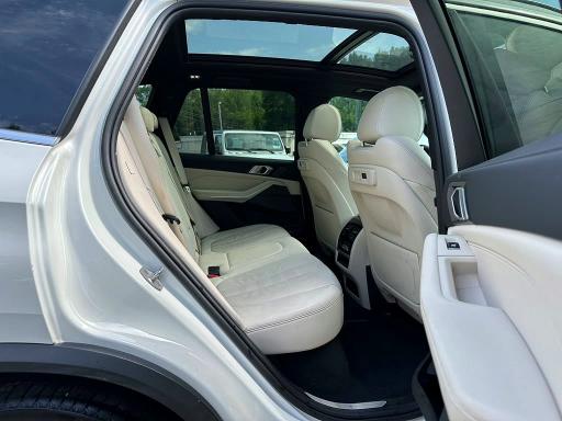 2020 BMW X5 VIN 5UXCR6C00L9B84696 COPART salvage auction — MINOR DENT/SCRATCHES, MA - CERTIFICATE OF TITLE, sold $2,750 on 2026-07-29 (photo 5)