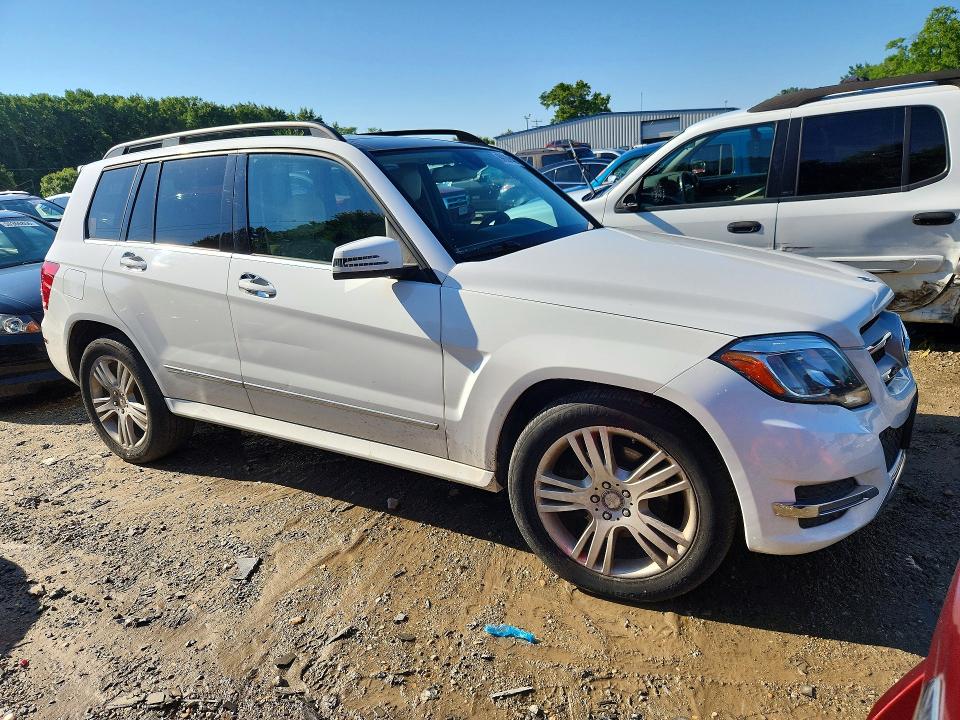 2015 Mercedes-benz Glk-klasse VIN WDCGG8JBXFG363098 COPART salvage auction — UNDERCARRIAGE, Va - Certificate Of Title, sold $650 on 2026-07-28 (photo 4)