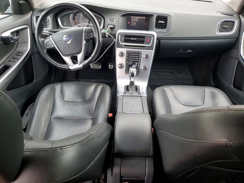 2018 Volvo V60 VIN YV440MWK9J2058483 COPART salvage auction — WATER/FLOOD, Salvage Title, sold $2,400 on 2026-07-22 (photo 8)