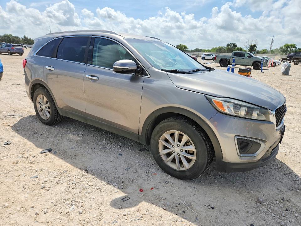 2018 Kia Sorento VIN 5XYPG4A33JG338336 COPART salvage auction — MINOR DENT/SCRATCHES, Tx - Certificate Of Title, sold $2,500 on 2026-07-09 (photo 4)