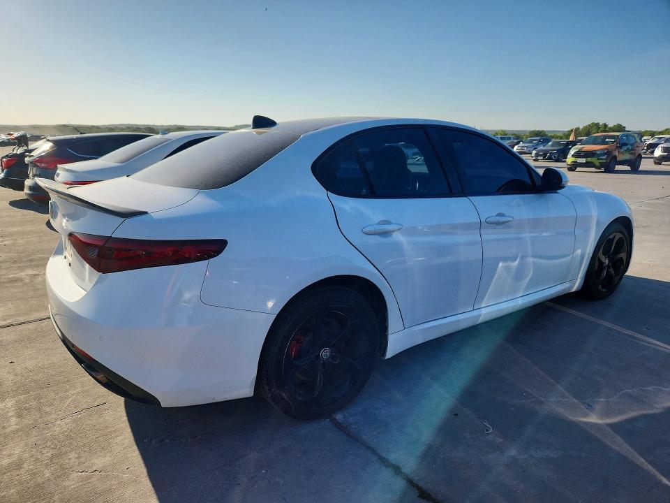 2017 Alfa romeo Giulia VIN ZARFAEEN9H7555238 COPART salvage auction — MINOR DENT/SCRATCHES, Tn - Salvage Certificate (P), sold $2,100 on 2026-08-03 (photo 3)