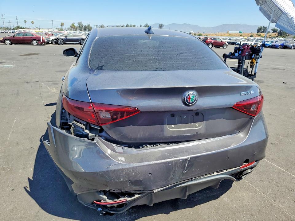 2018 Alfa romeo Giulia VIN ZARFAECN5J7585491 COPART salvage auction — REAR END, Ca - Salvage Certificate, sold $4,350 on 2026-09-16 (photo 6)