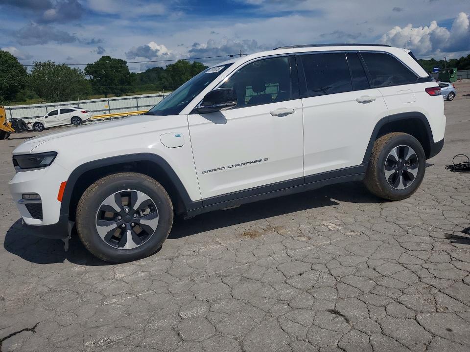 2024 Jeep Cherokee VIN 1C4RJYB63RC720358 COPART salvage auction — SIDE, Oh - Certificate Of Title (P), sold $14,300 on 2026-07-29 (photo 1)