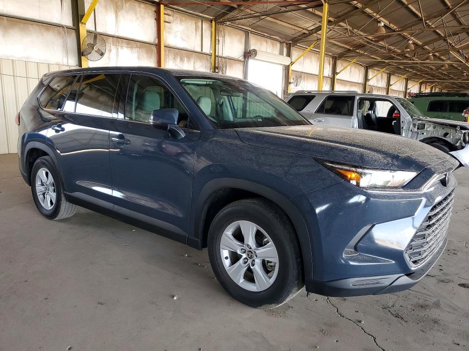 2025 Toyota Highlander VIN 5TDACAB57SS041056 COPART salvage auction — NORMAL WEAR, AZ - CERTIFICATE OF TITLE (P), sold $25,750 on 2026-07-18 (photo 4)