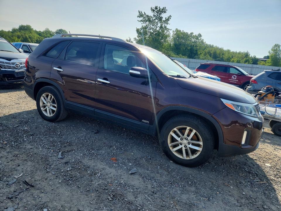 2015 Kia Sorento VIN 5XYKTDA67FG617098 COPART salvage auction — FRONT END, Ma - Cert Of Title-Reconstrctd Coll, sold $775 on 2026-07-29 (photo 4)
