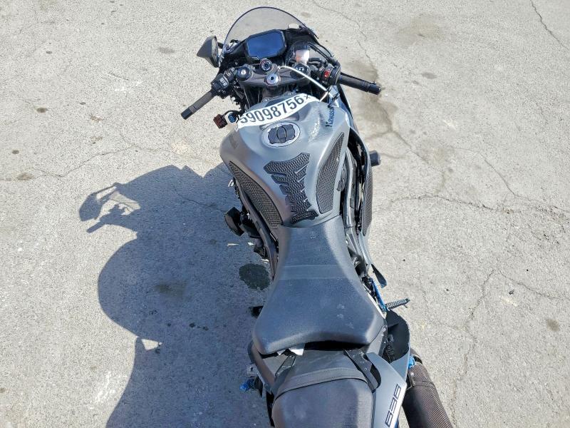 2025 Kawasaki Zx636 VIN JKBZXJJ18SA025862 COPART salvage auction — ALL OVER, Ca - Salvage Certificate, sold $125 on 2026-07-30 (photo 6)