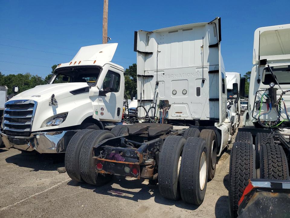 2019 International VIN 3HSDZAPR6KN333659 COPART salvage auction — MINOR DENT/SCRATCHES, NJ - CERTIFICATE OF TITLE, sold $1,800 on 2026-07-28 (photo 3)