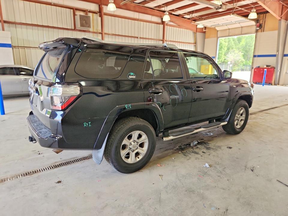 2017 Toyota 4runner VIN JTEBU5JR6H5452696 COPART salvage auction — MINOR DENT/SCRATCHES, Va - Cert Of Title - Salvage, sold $9,200 on 2026-07-31 (photo 3)