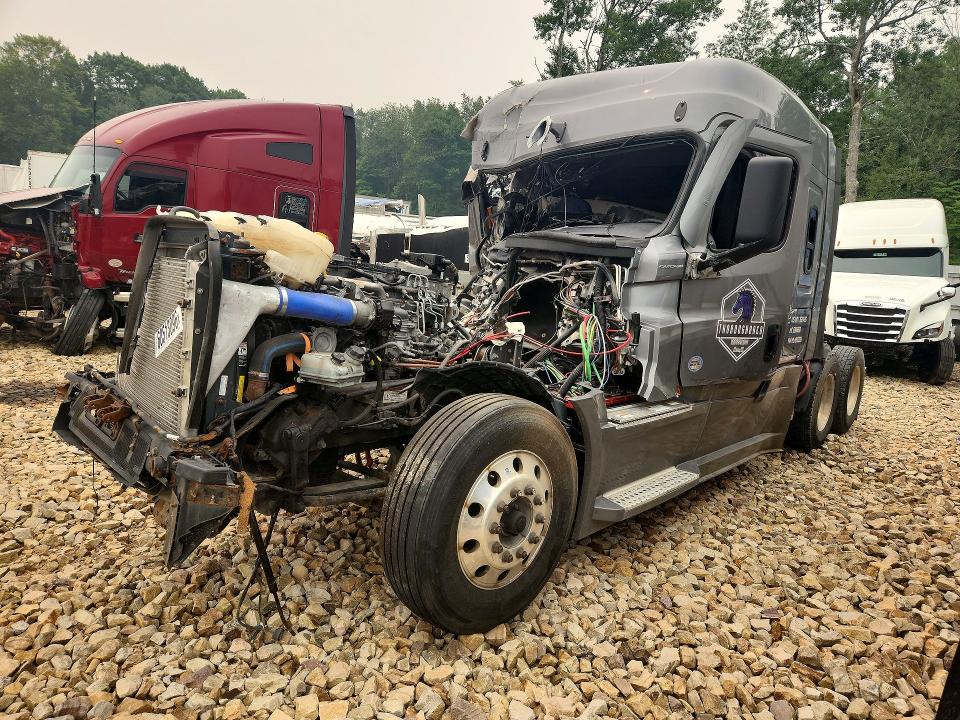 2021 Freightliner Cascadia 126 VIN 1FUJHHDR3MLMS6895 — COPART salvage auction photo