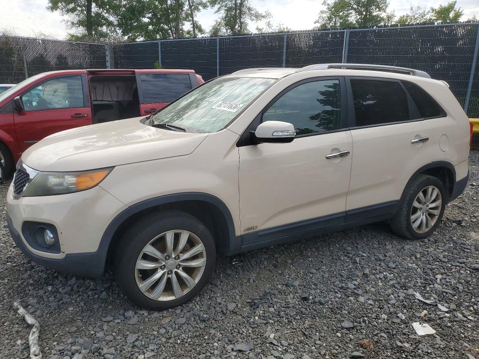2011 Kia Sorento VIN 5XYKUCA16BG136717 COPART salvage auction — MINOR DENT/SCRATCHES, VA - CERTIFICATE OF TITLE, sold $425 on 2026-07-31 (photo 1)