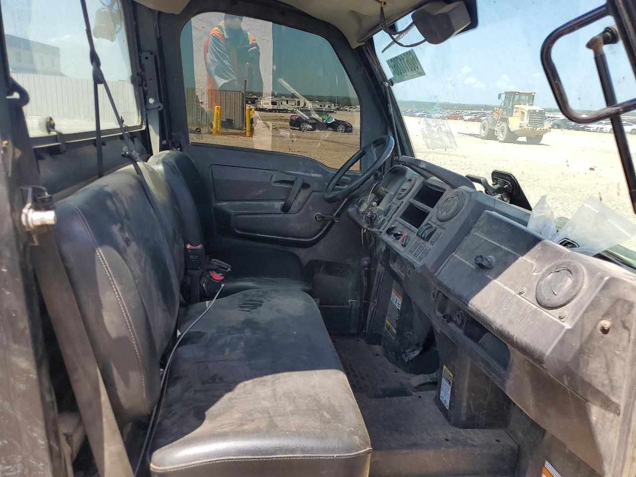 2023 VIN 1M0835MDCPM062146 COPART salvage auction — Minor Dent/Scratches, Bs - Clean Title, sold $9,700 on 2026-09-24 (photo 5)