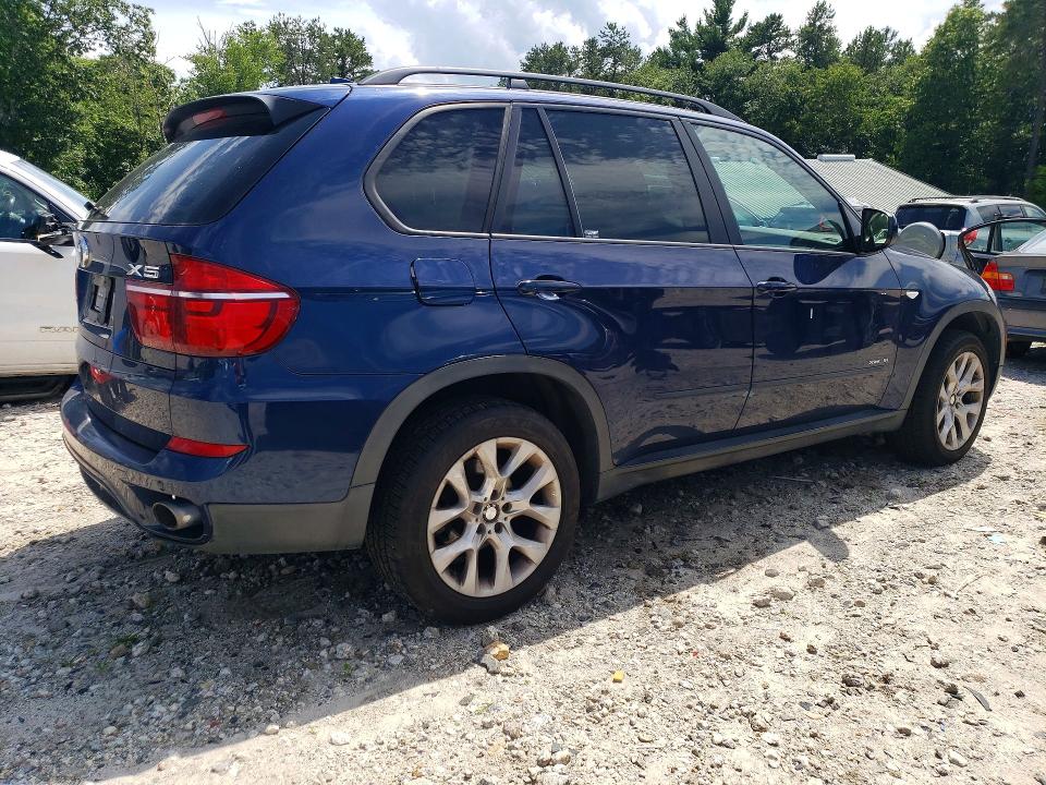2011 BMW X5 VIN 5UXZV4C52BL408216 COPART salvage auction — UNDERCARRIAGE, NY - CERT OF TITLE-REBUILT, sold $375 on 2026-07-22 (photo 3)