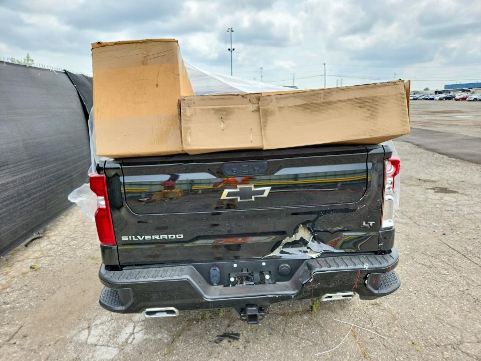 2025 Chevrolet Silverado 1500 VIN 3GCUKFE83SG195779 COPART salvage auction — FRONT END, Tx - Salvage Vehicle Title (P), sold $10,200 on 2026-08-28 (photo 6)