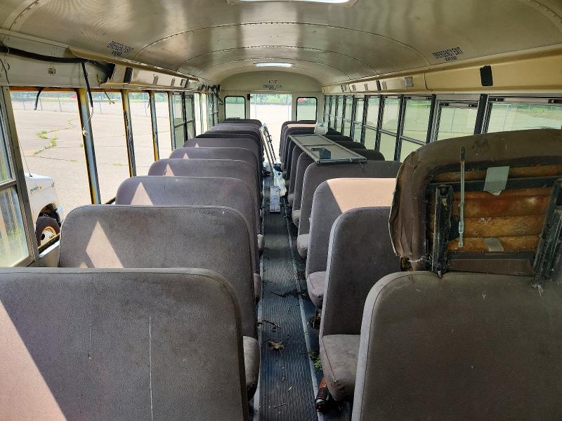 2007 Intl VIN 4DRBUAFN07B410507 COPART salvage auction — STRIPPED, MI - CERT OF TITLE-MUNICIPAL, sold $1,050 on 2026-07-28 (photo 6)