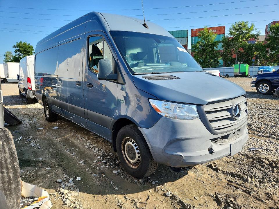 2019 Mercedes-benz Sprinter VIN WD4PF1CD3KT006884 COPART salvage auction — MINOR DENT/SCRATCHES, Oh - Certificate Of Title, sold $8,400 on 2026-08-03 (photo 4)
