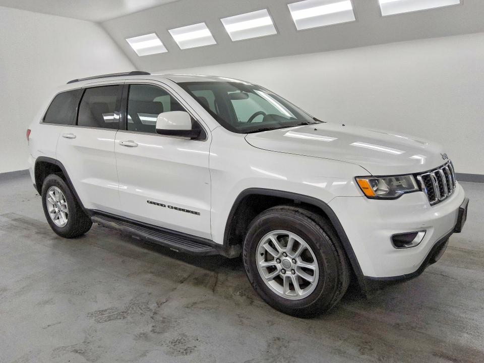 2018 Jeep Cherokee VIN 1C4RJFAG0JC189252 COPART salvage auction — NORMAL WEAR, Ca - Certificate Of Title, sold $60 on 2026-07-28 (photo 4)