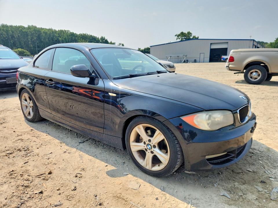 2010 BMW 1 series VIN WBAUP7C55AVK77564 COPART salvage auction — MINOR DENT/SCRATCHES, Tx - Certificate Of Title, sold $100 on 2026-08-04 (photo 4)
